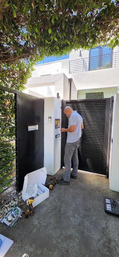 Pedestrian gate and intercom repair by Silence — keypad, smart lock, intercom pairing