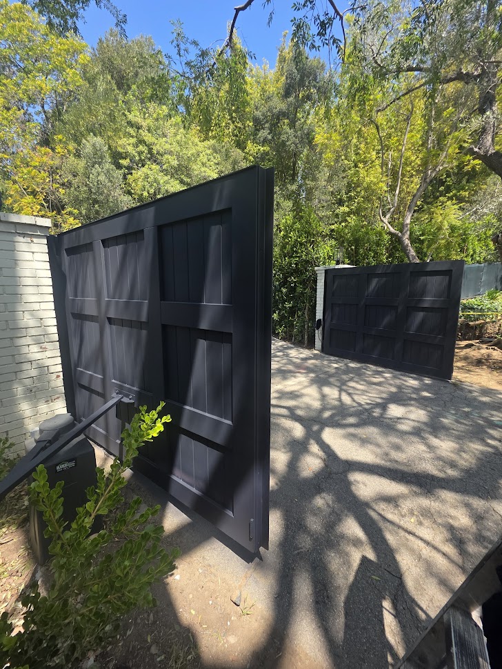 Beverly Hills Trousdale Estates sliding gate