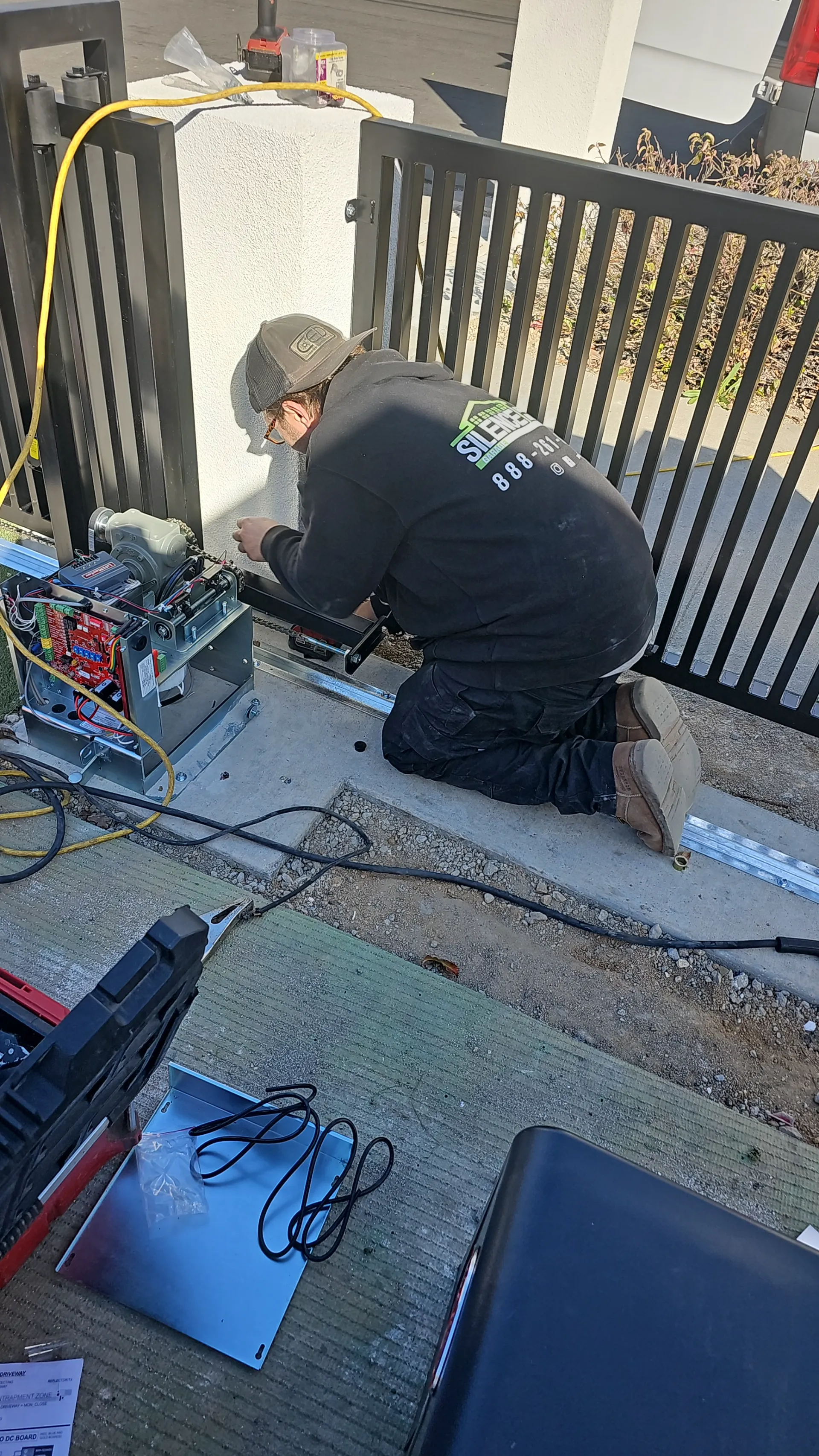 Sliding gate repair by Silence
