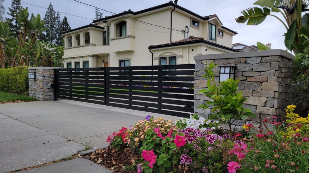 Gate Repair La Ca&ntilde;ada Flintridge CA &ndash; Electric and driveway gate service