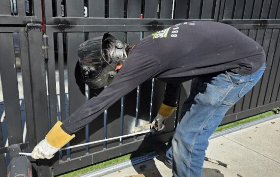 gate repair Sherman Oaks